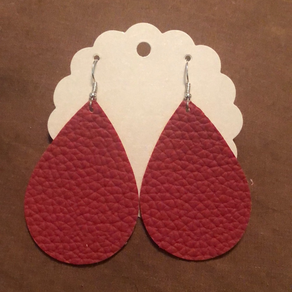 Red teardrop leather earring